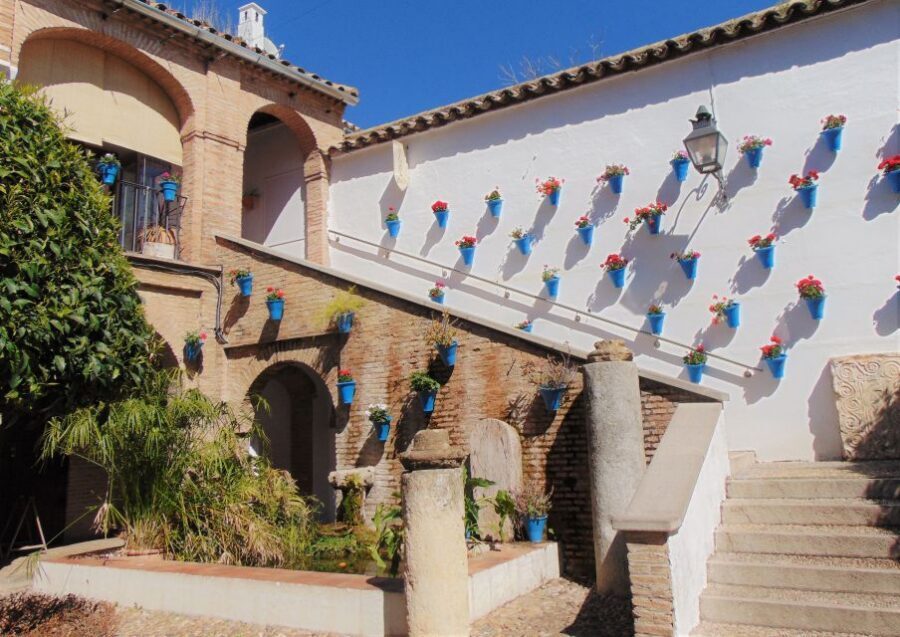 Córdoba: Alcázar and Jewish Quarter 2-Hour Guided Tour - Inside the Alcázar complex: the Roman mosaic room payoff