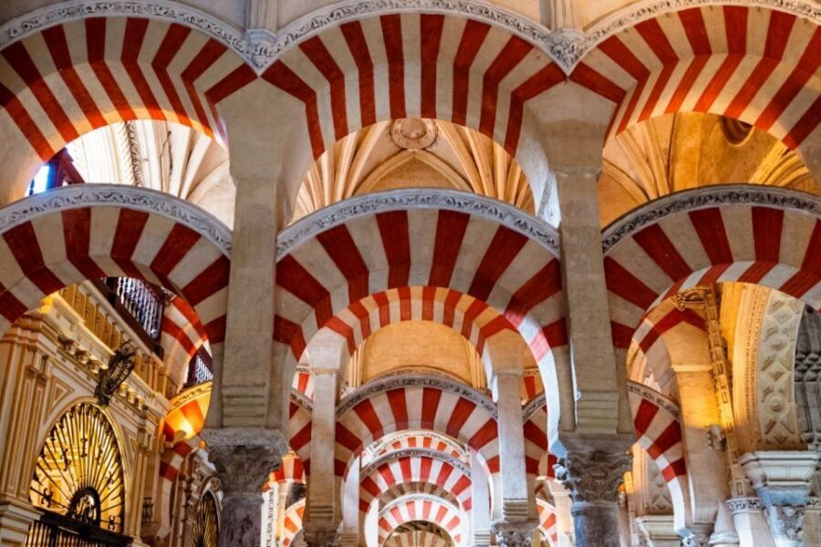 Córdoba Mosque, Jewish Quarter and Alcázar 3-Hour Tour - Maimonides, streets, and the Artisans’ Souk before the Mosque