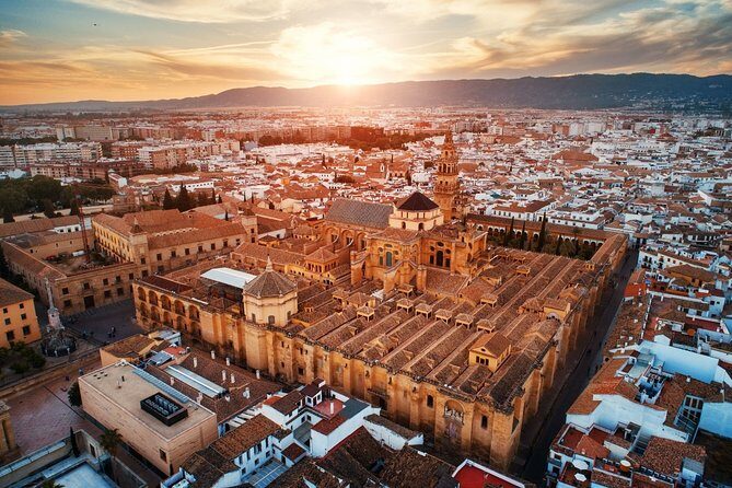 Cordoba Mosque & Jewish Quarter Guided Tour with tickets - Timing choices: morning vs. later for the best flow