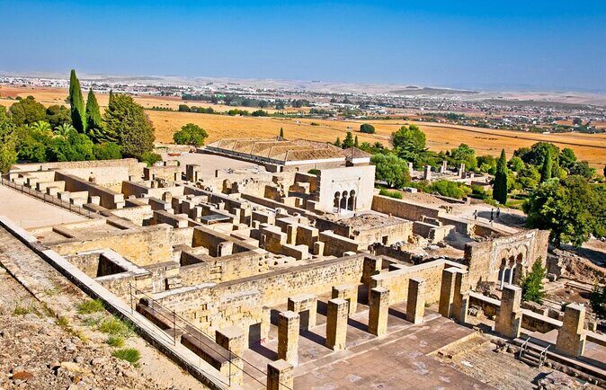Guided tour of Medina Azahara in Spanish with Bus. Official Guides - Key highlights worth your attention