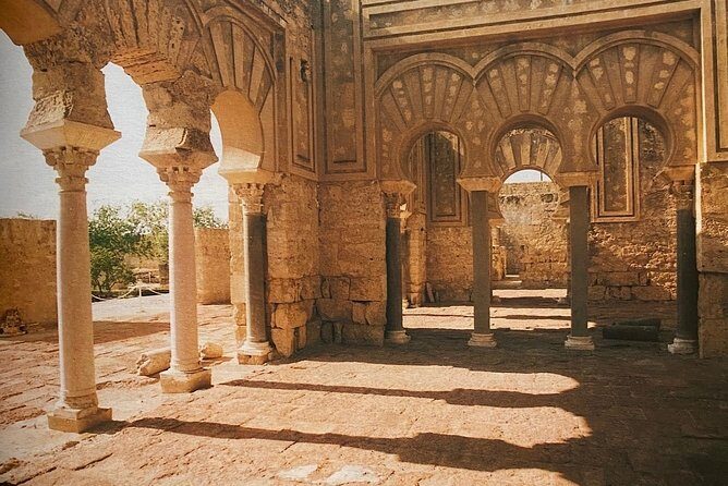 Guided tour of Medina Azahara in Spanish with Bus. Official Guides - Weather and comfort: the “good day” requirement